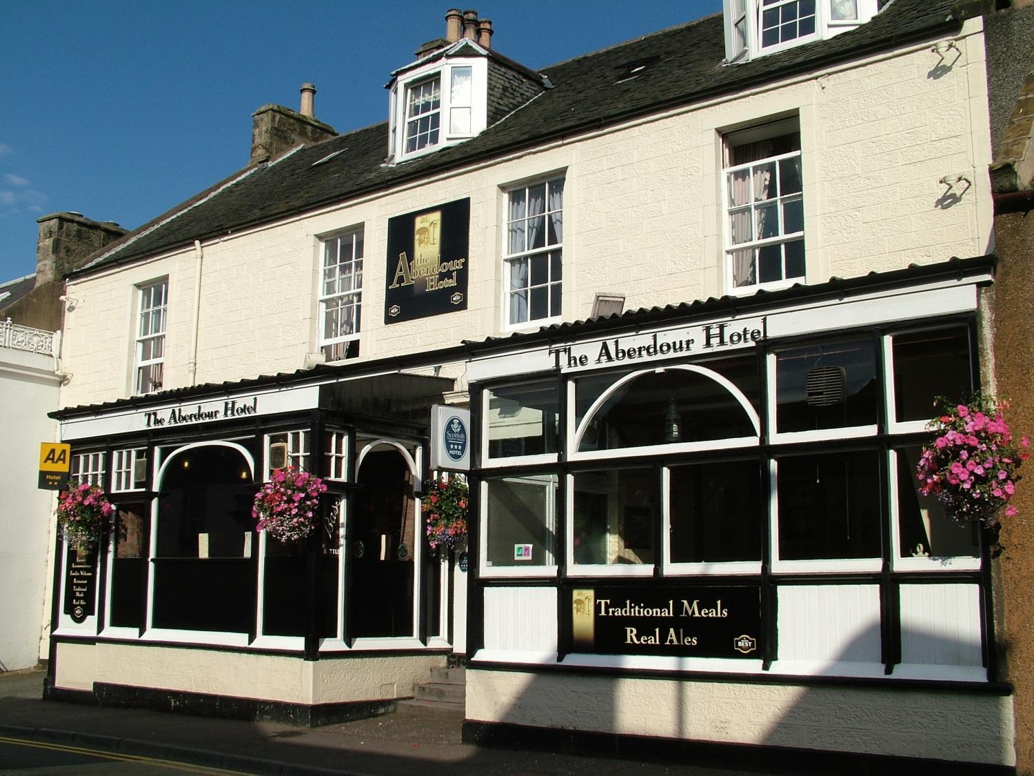 Aberdour Hotel, Stables Rooms & Beer Garden Exterior photo