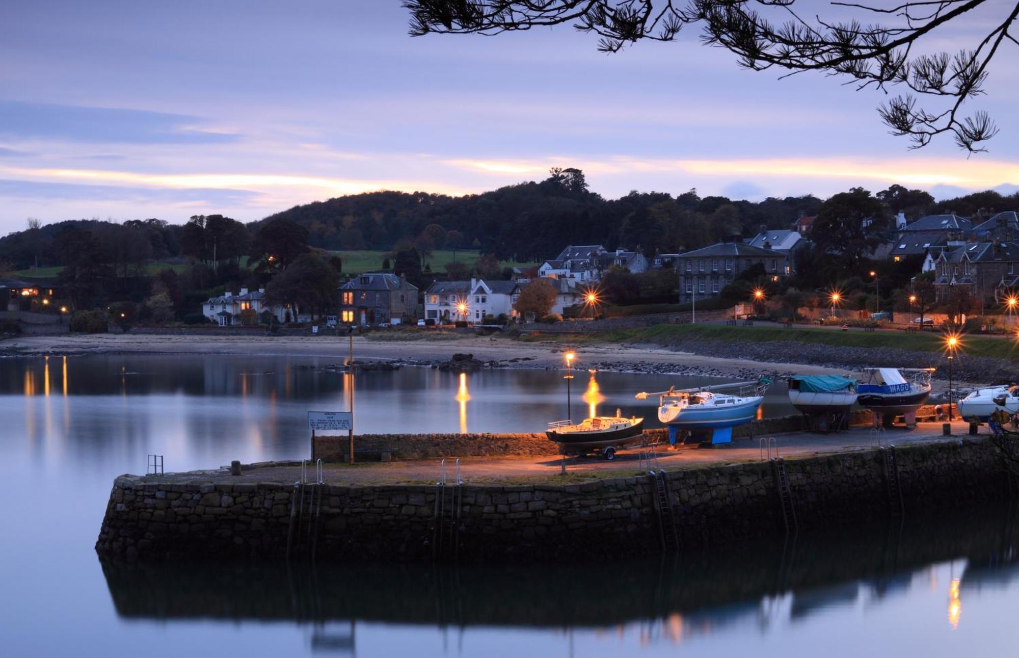 Aberdour Hotel, Stables Rooms & Beer Garden Exterior photo