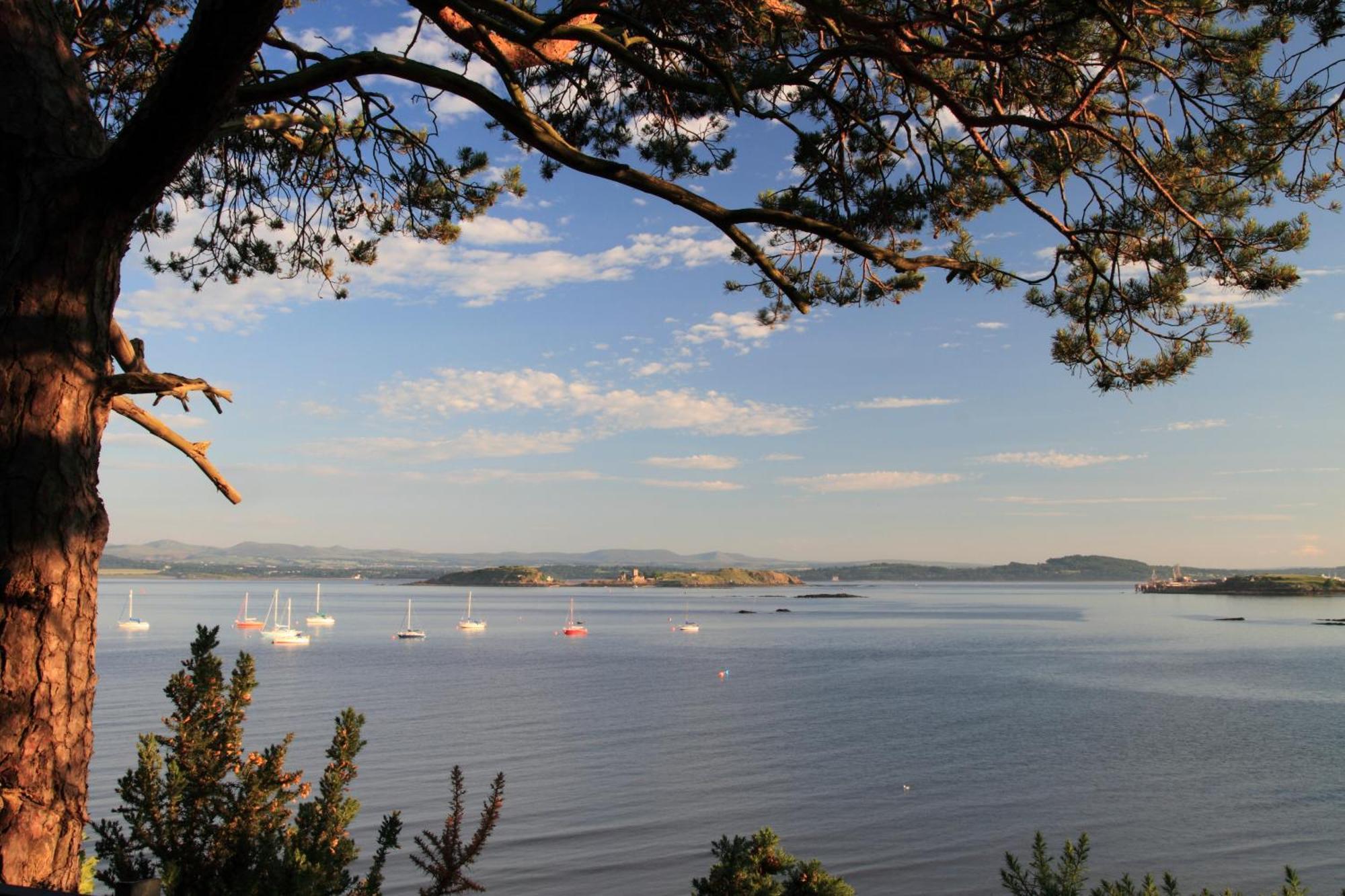 Aberdour Hotel, Stables Rooms & Beer Garden Exterior photo